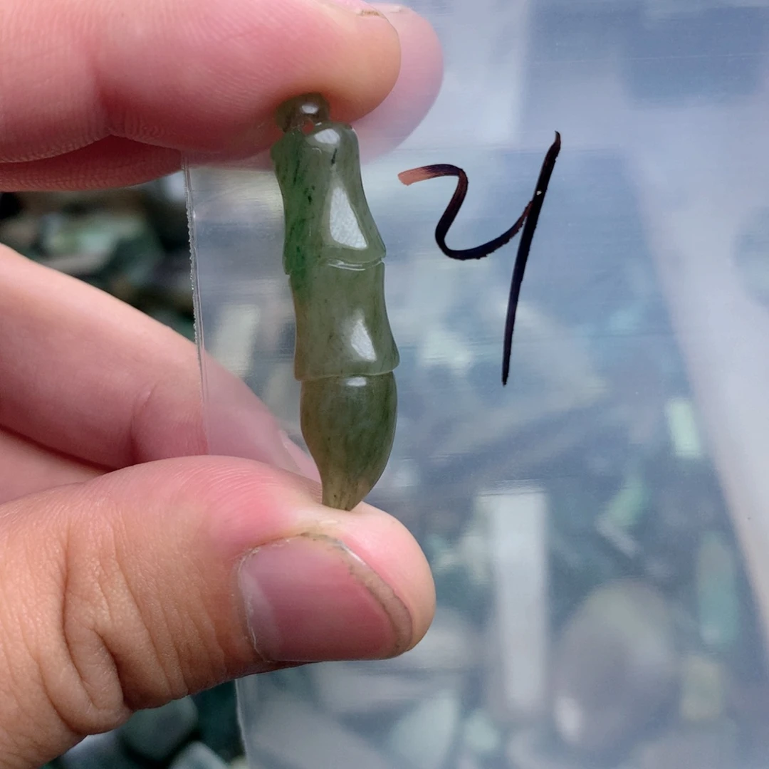 独山玉未镶嵌珠宝半成品