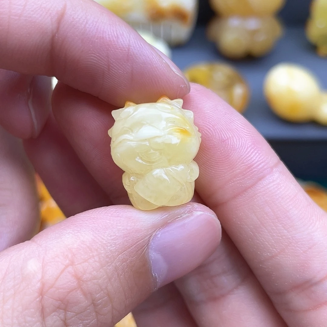 琥珀裸石未镶嵌蜜蜡