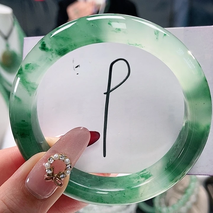 石英质玉手镯未镶嵌天然A货非洲翠手镯