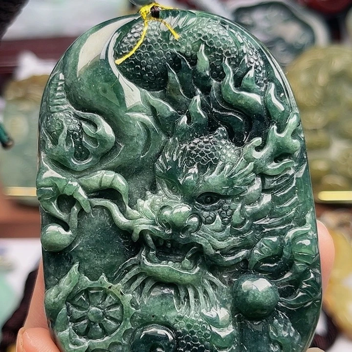 翡翠未镶嵌颈饰挂件