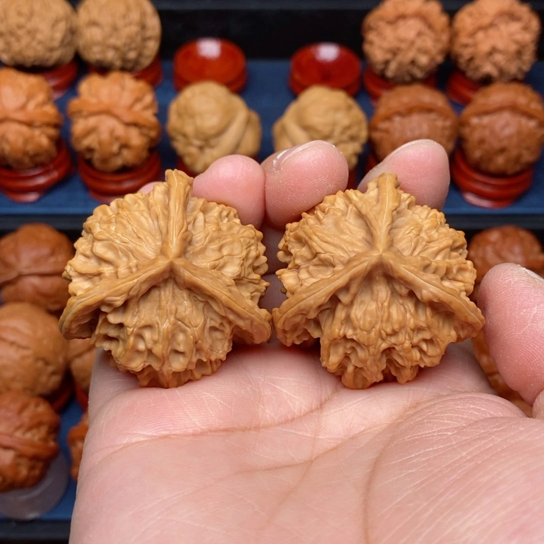 把件文玩核桃手捻野生精品盘山正奔