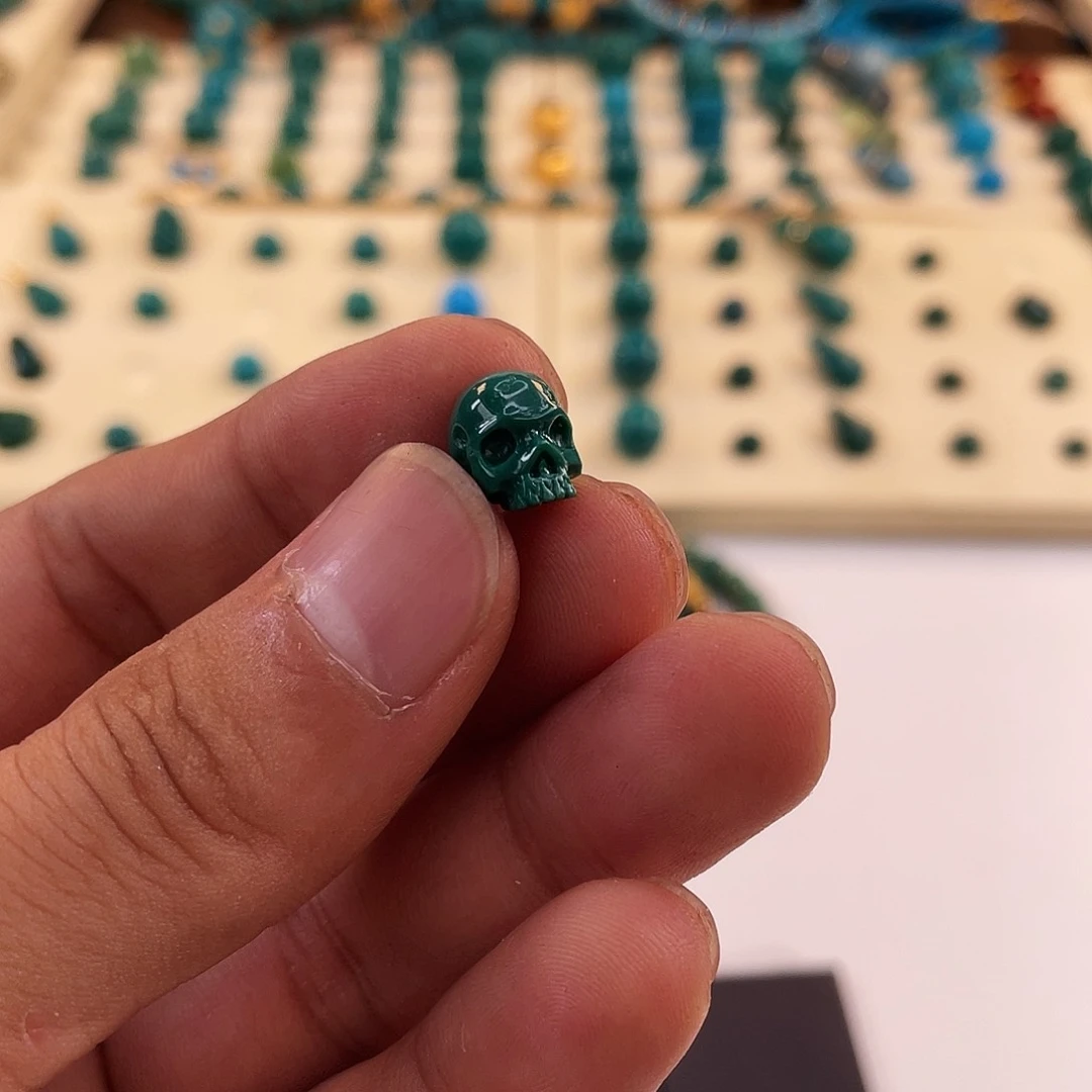 绿松石未镶嵌颈饰