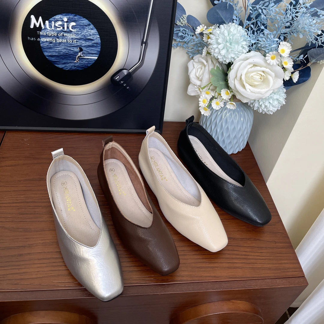 真皮V口新款小方头百搭低跟网红春秋浅口软底软面复古废土风女鞋