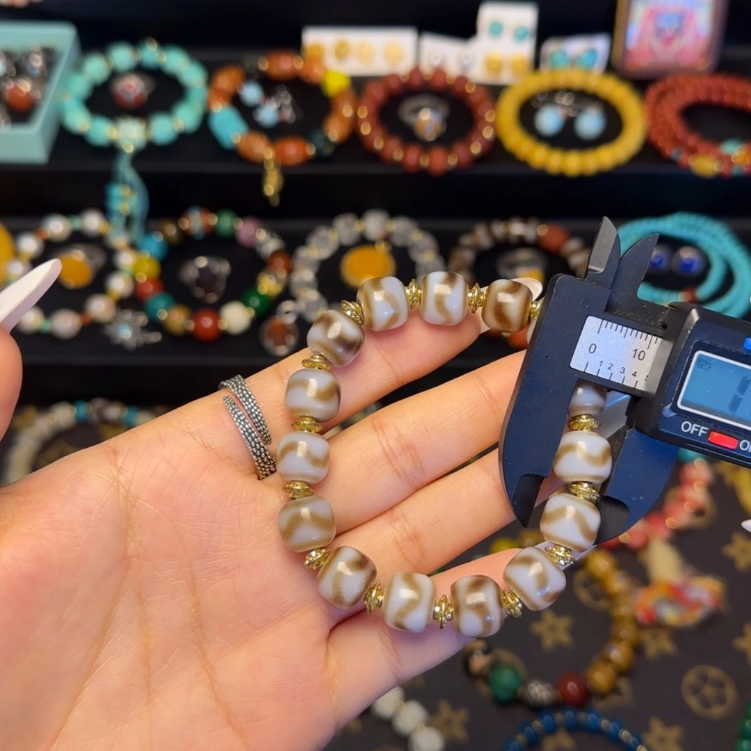 白玉菩提吊坠好看