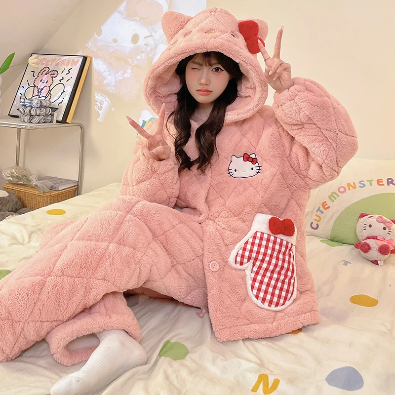 冬季保暖家居服睡衣珊瑚绒套装秋冬新款加绒加厚三层夹棉可外穿