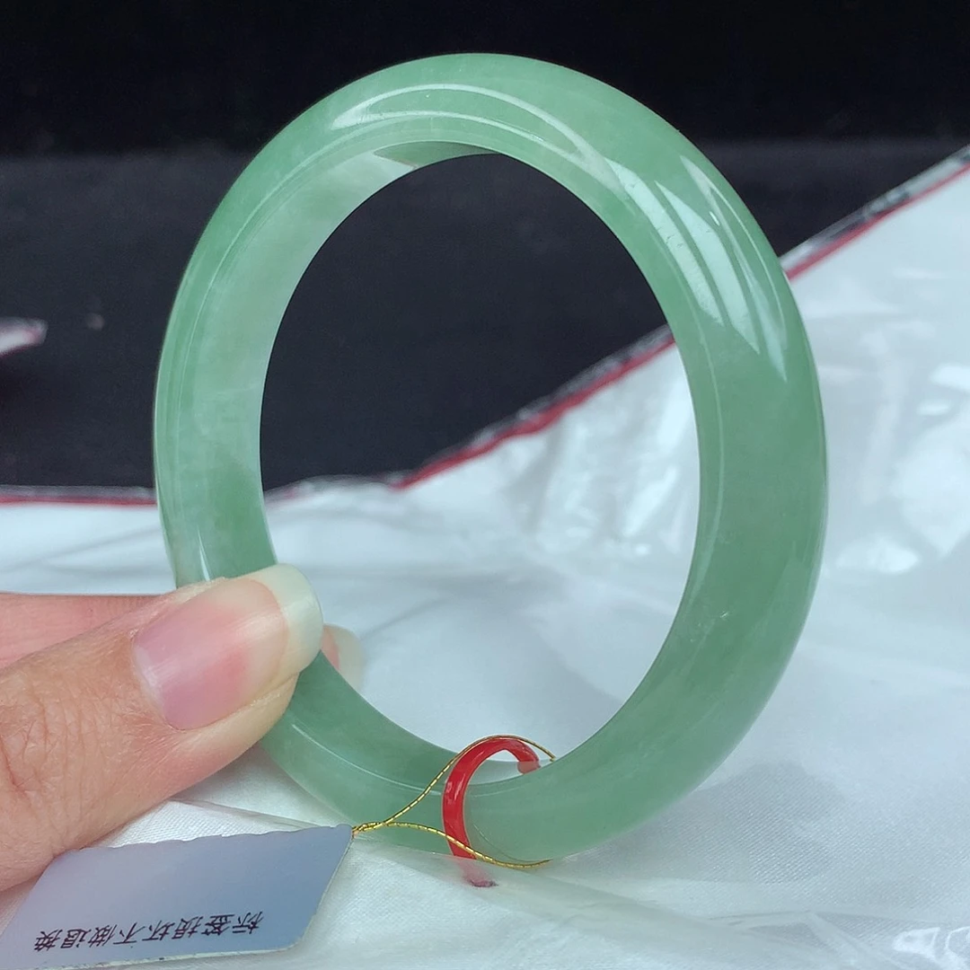 翡翠手镯未镶嵌清*56圈2984