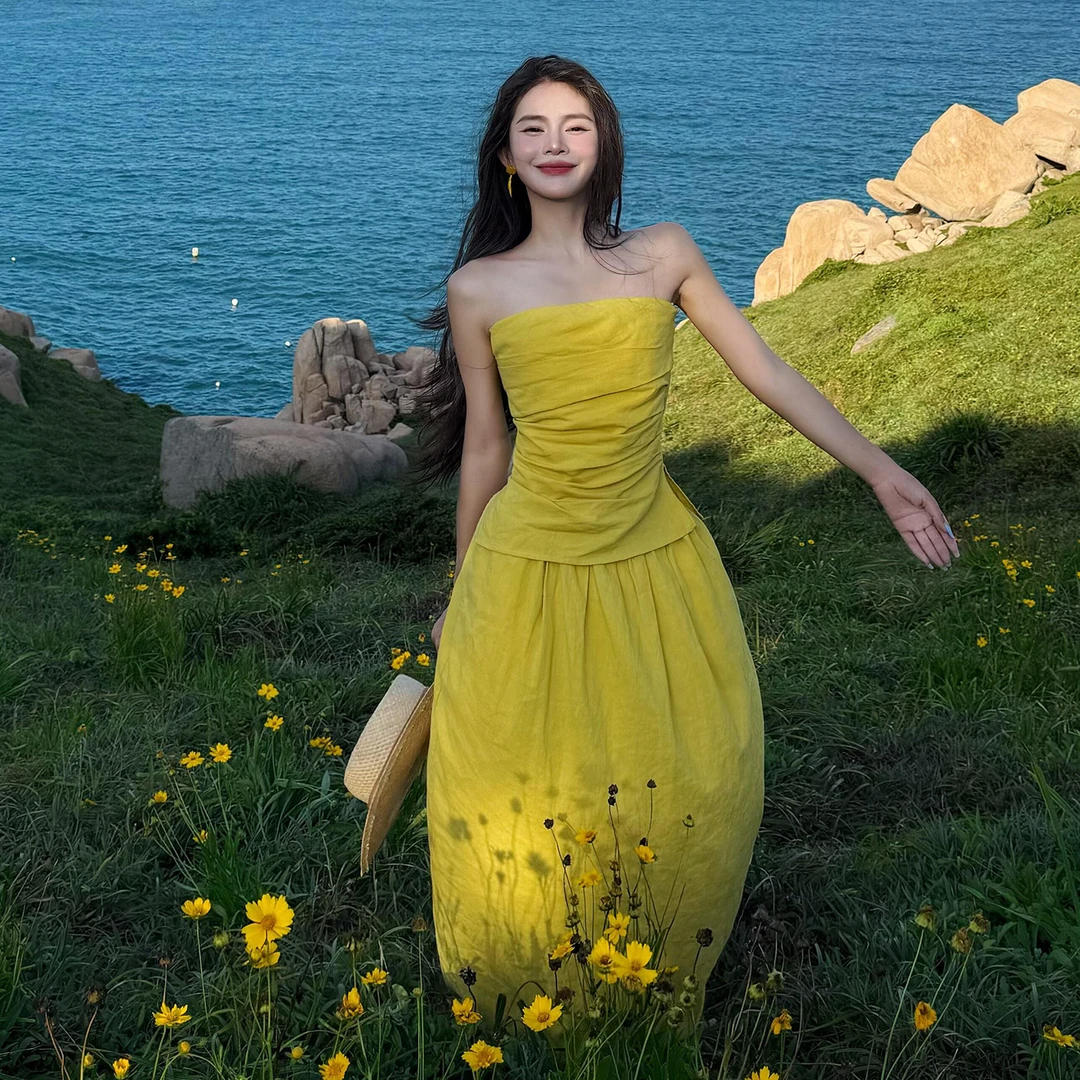 黄色一字肩抹胸连衣裙子女夏季2025新款韩系绝美海边度假长裙套装