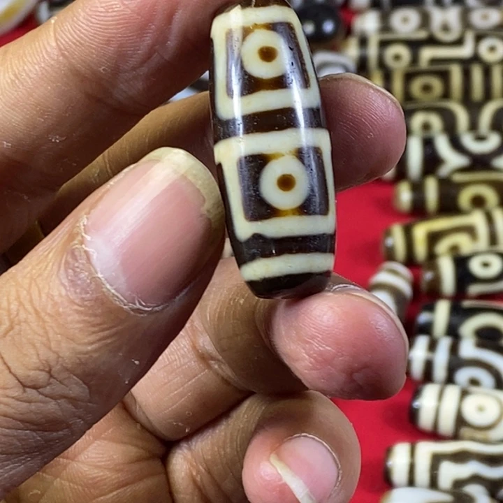 只买单纯的吊坠，没带链子，属的性质。