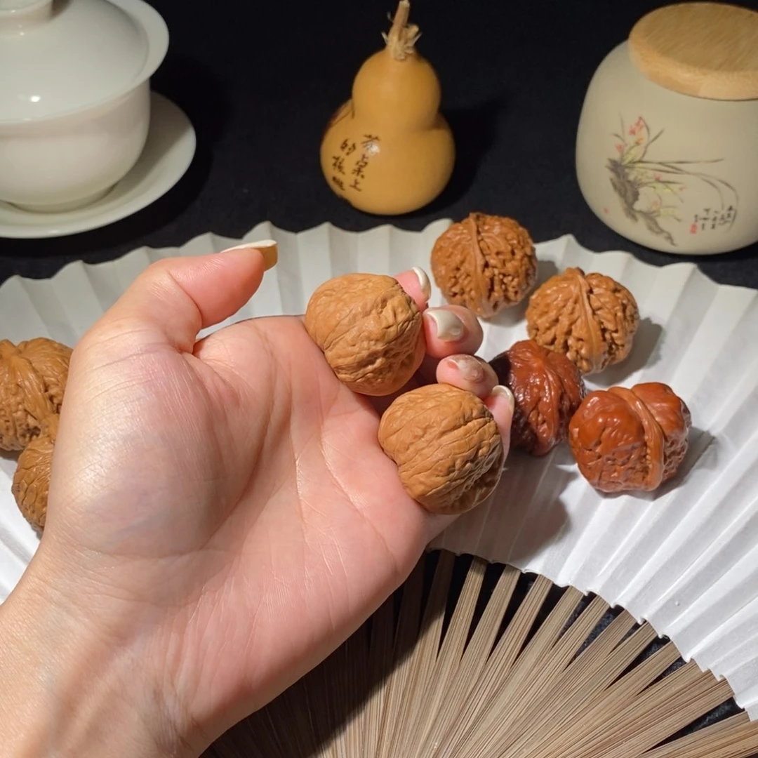 文玩核桃吊坠(****字玉蟾