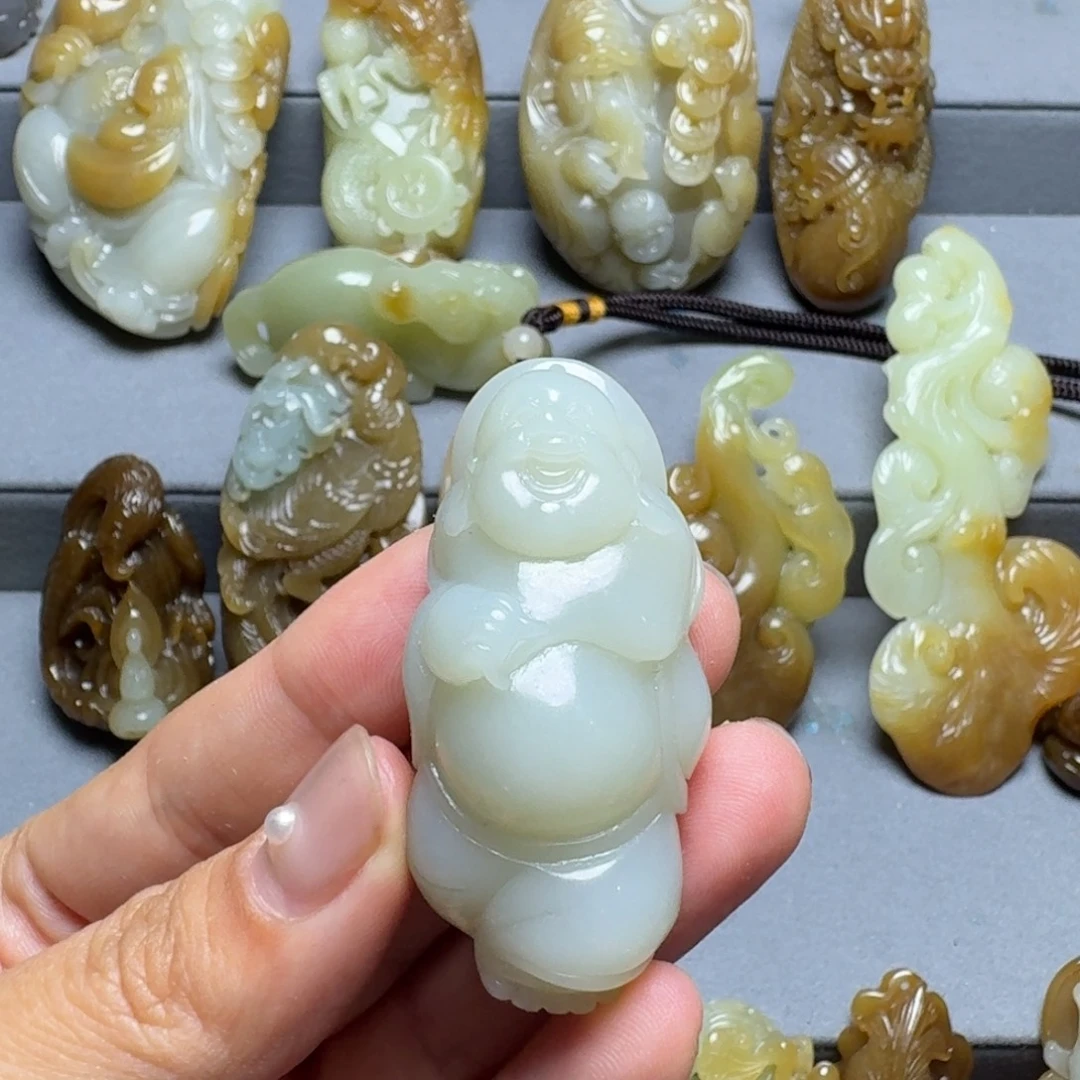 和田玉未镶嵌颈饰