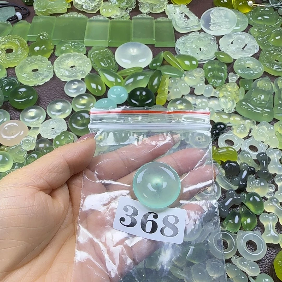 喵***郎蛇纹石玉未镶嵌岫玉吊坠