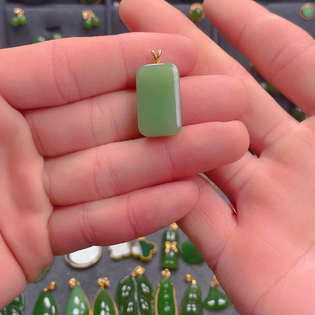 和田玉（碧玉）吊坠(不含链)18K金镶嵌398