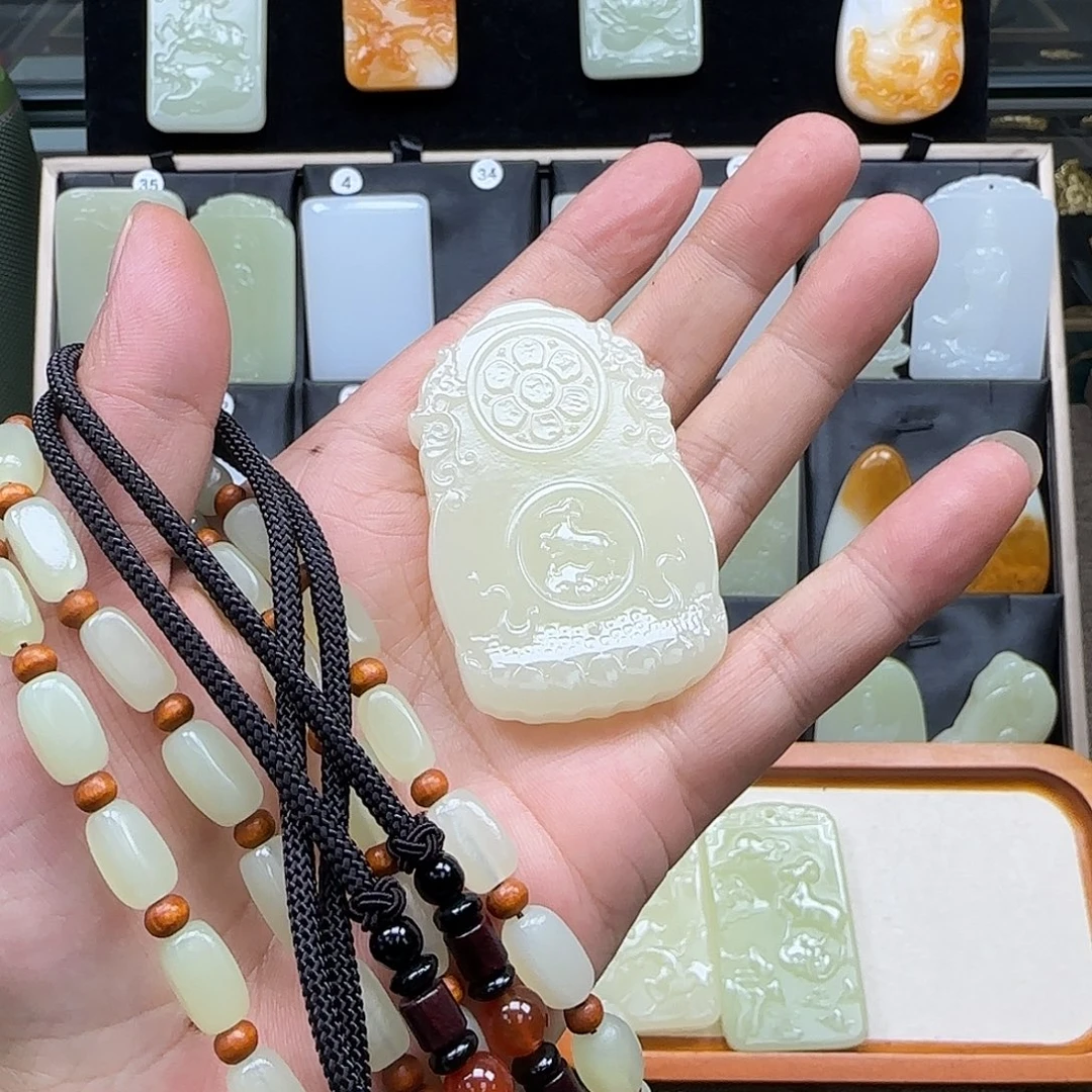蒋***平昆仑山料一物一拍双面羊