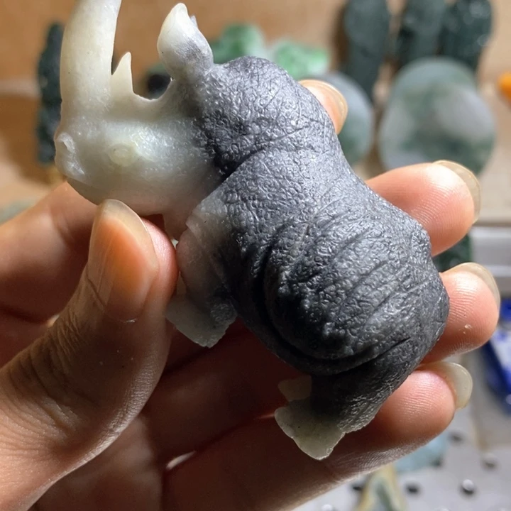 未镶嵌定制翡翠犀牛