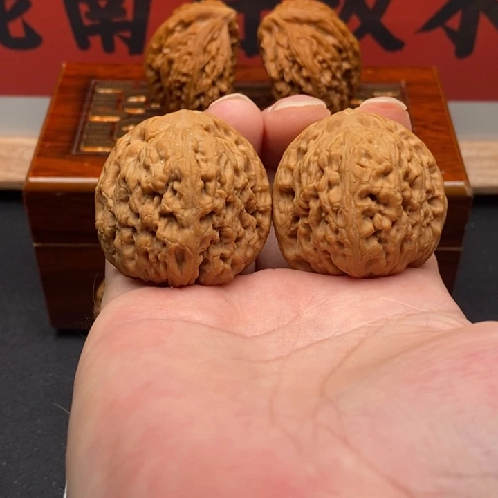 滔***诺文玩核桃把件南疆