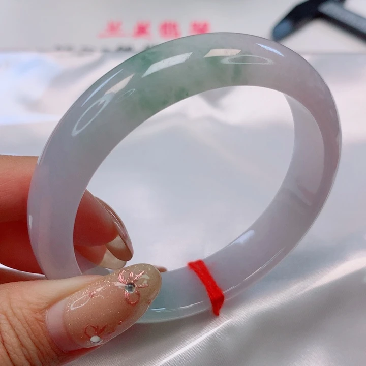 翡翠手镯未镶嵌55圈