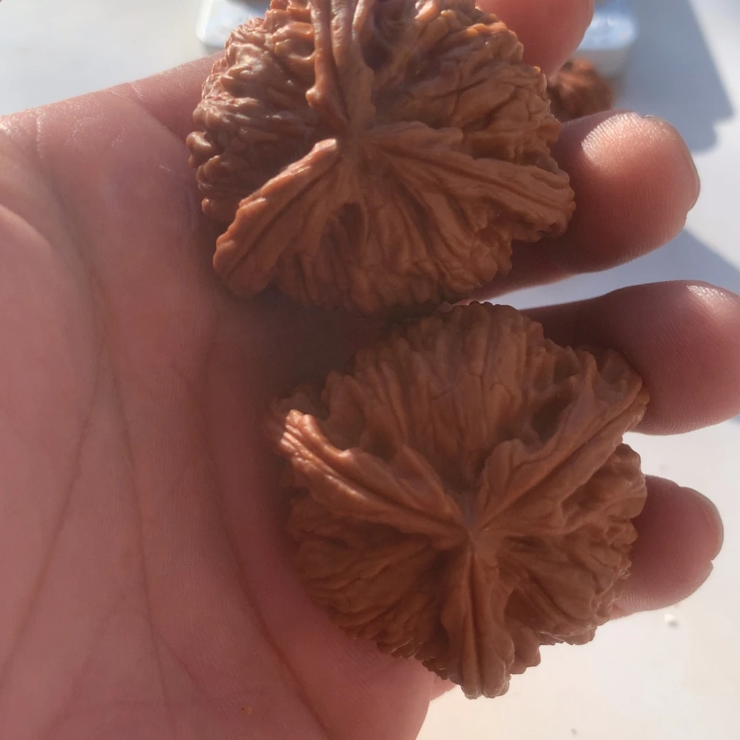 文玩核桃吊坠三棱