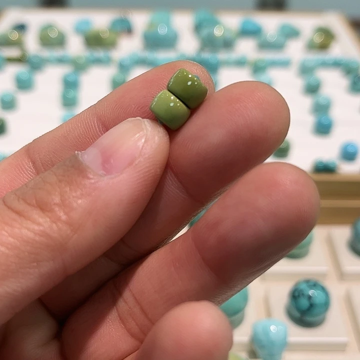 绿松石未镶嵌珠宝奇石