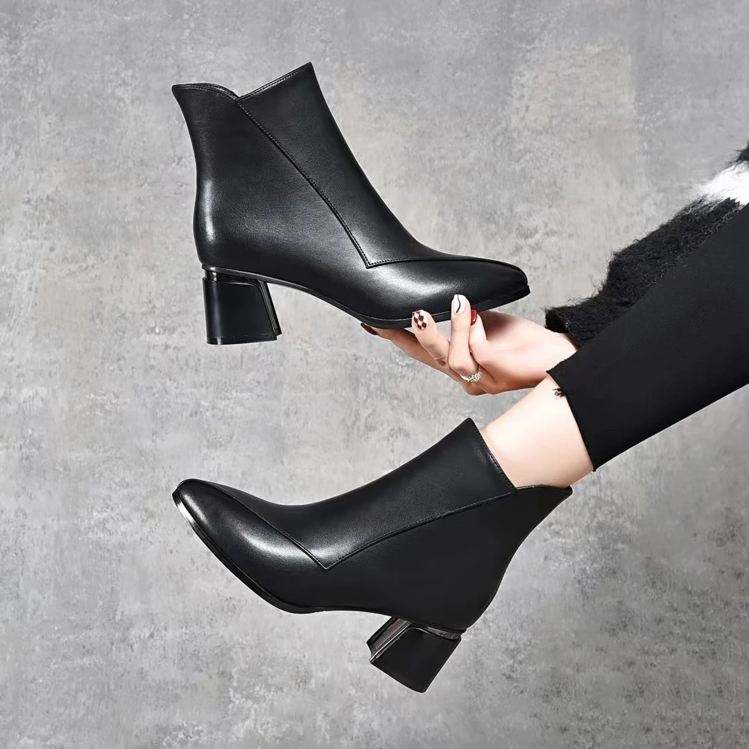 2025秋冬新款中跟百搭软皮加绒棉侧拉链单靴女真皮尖头粗跟马丁靴