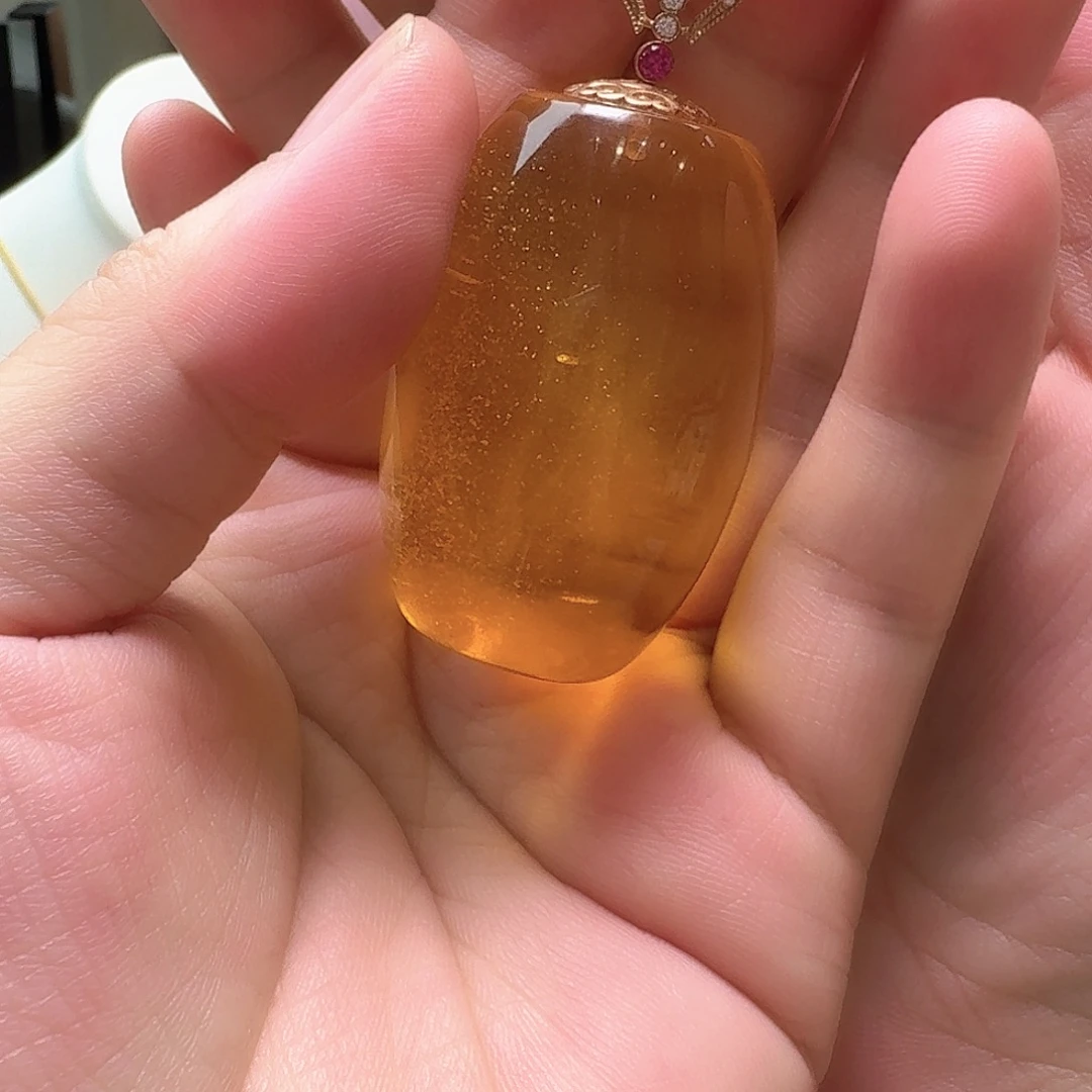 琥珀未镶嵌颈饰吊坠