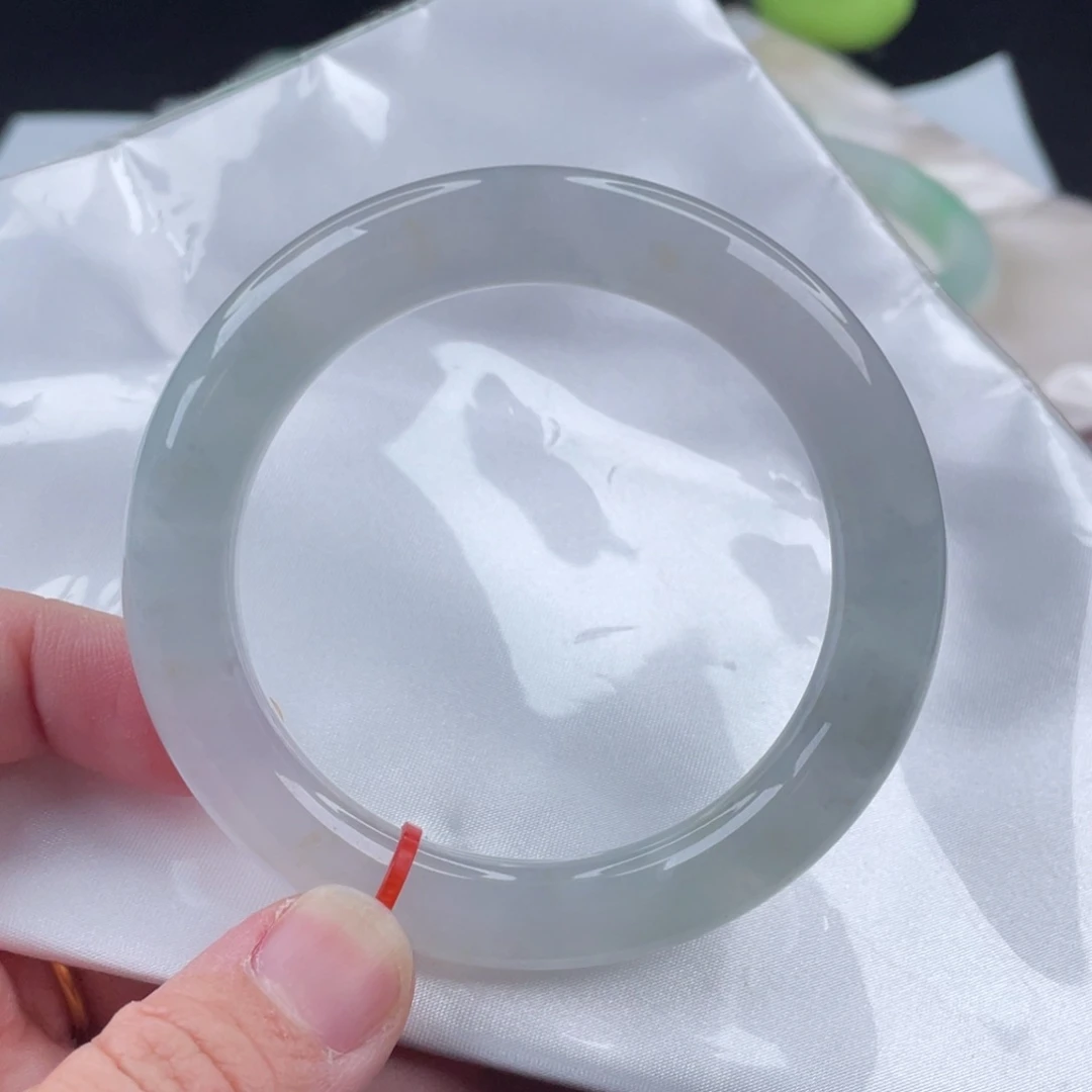 翡翠手镯未镶嵌54圈口