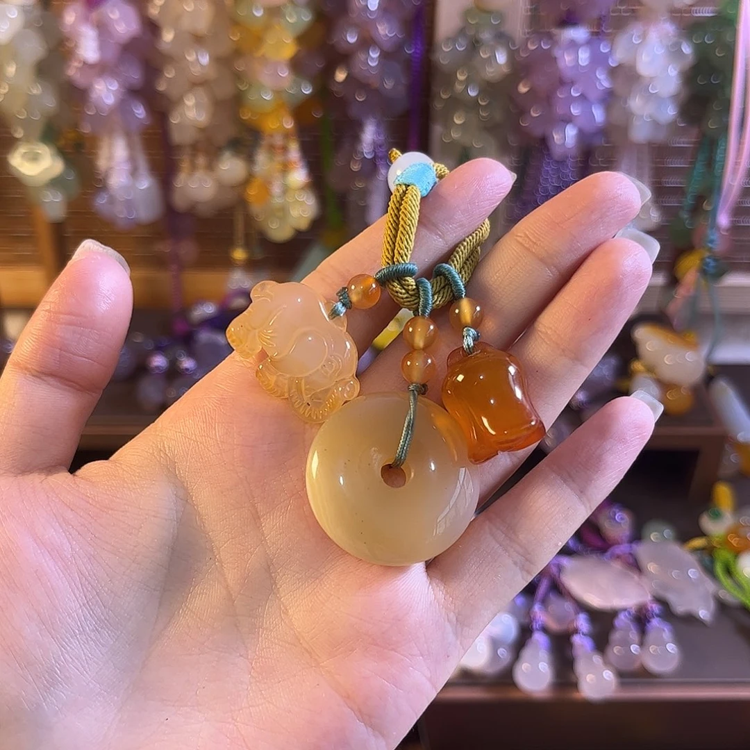 饮***月未镶嵌车挂玛瑙/玉髓福利款钥匙扣