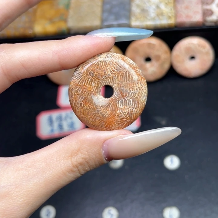 未镶嵌吊坠硅化珊瑚（珊瑚玉）