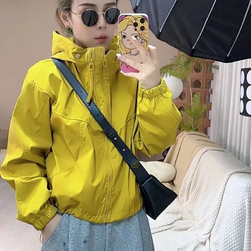 洋气短款连帽外套女春秋2025新款爆款双拉链冲锋衣休闲上衣ins潮