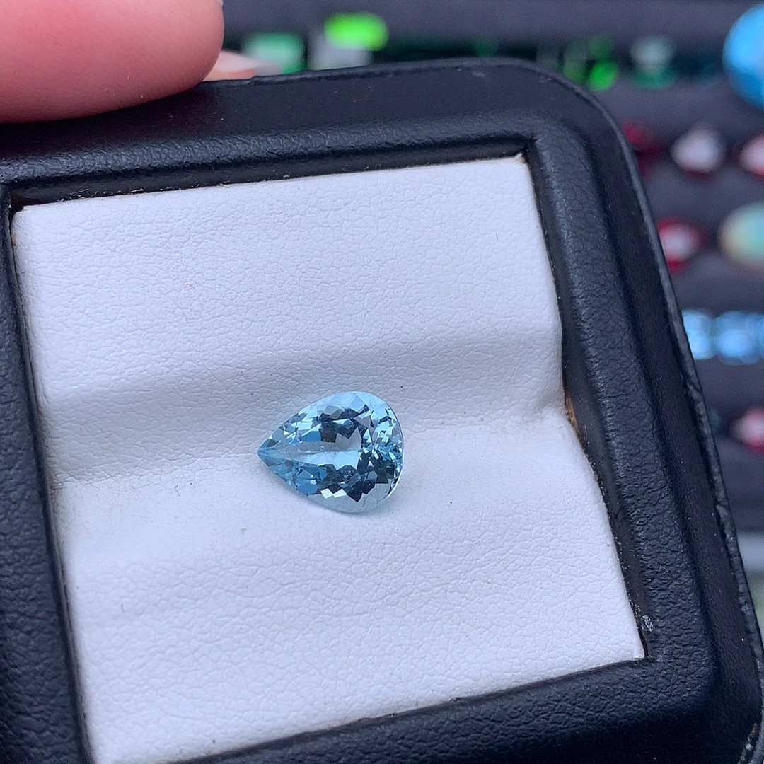 山***业海蓝宝石裸石2.12克拉圣玛利亚