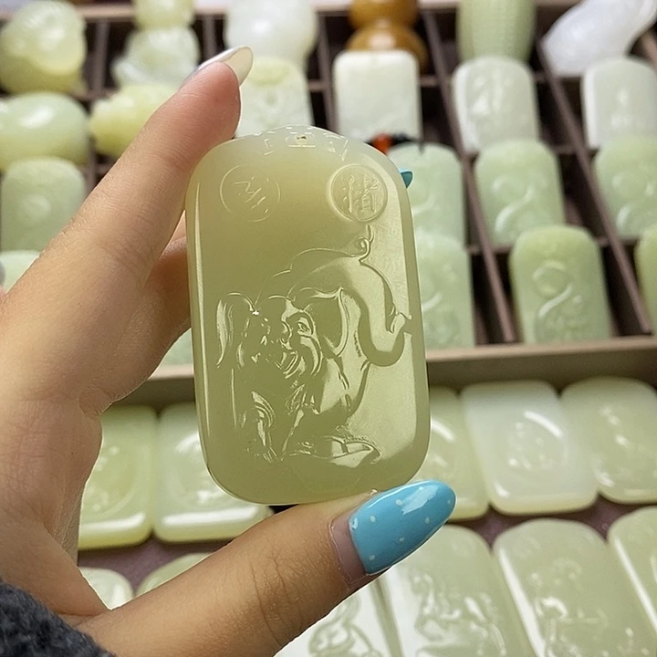 昆仑石双面守护猪