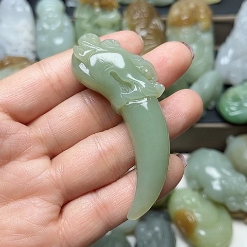 颈饰未镶嵌和田玉金**光