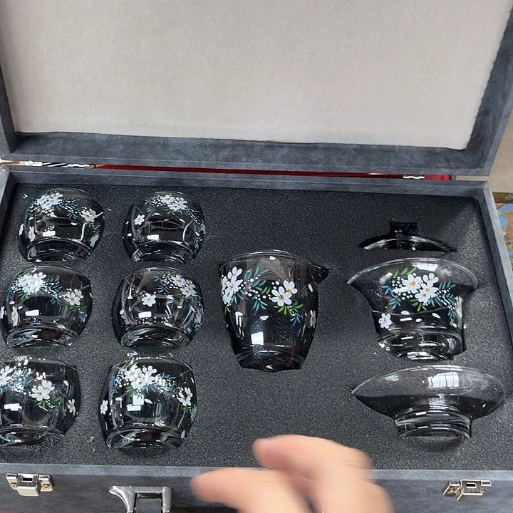 孤品茶具套装等。