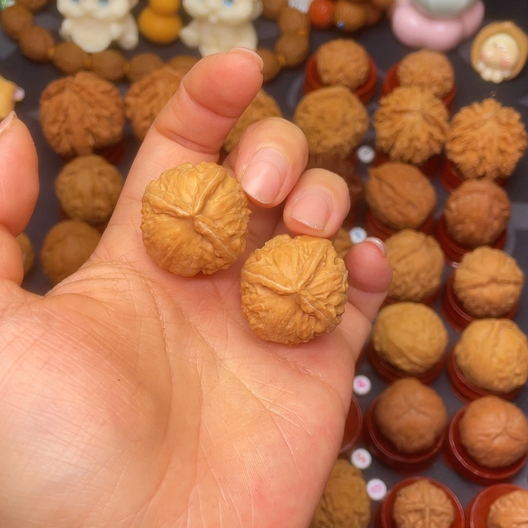 过***…文玩核桃把件三棱