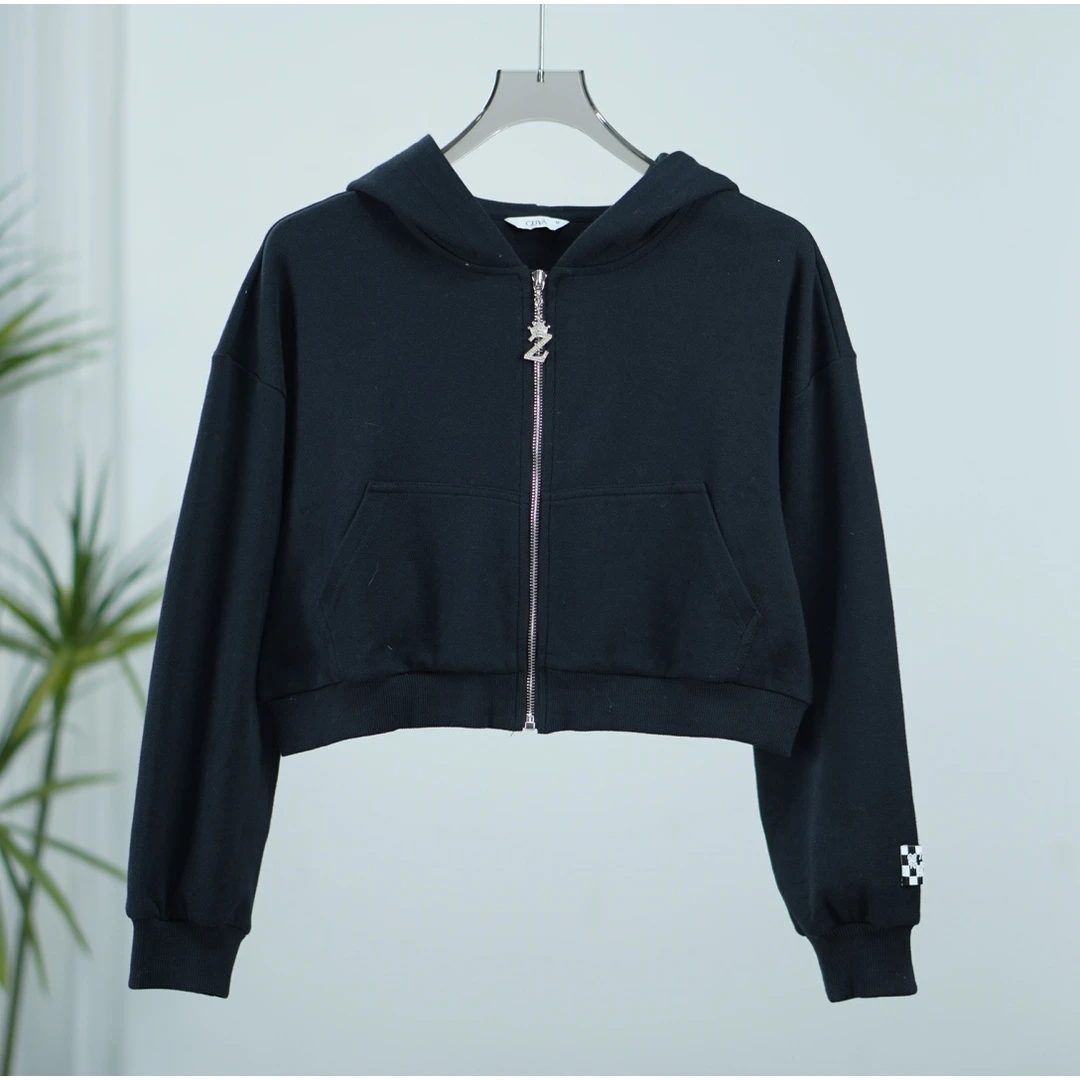 一路童行  谷系列   32   女装简约时尚开襟卫衣黑色221XWY402