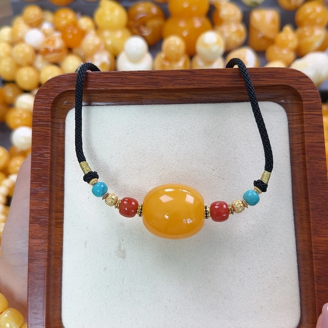 蜜蜡未镶嵌珠宝奇石