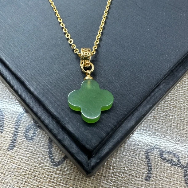 H884和田玉四叶草项链多样性发其一