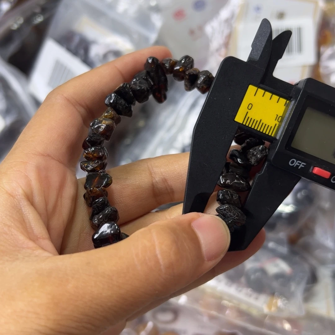 未镶嵌琥珀珠宝奇石333