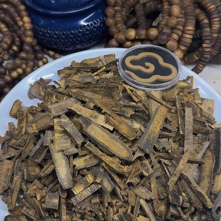 沉香碎屑沉香哥*切片300克