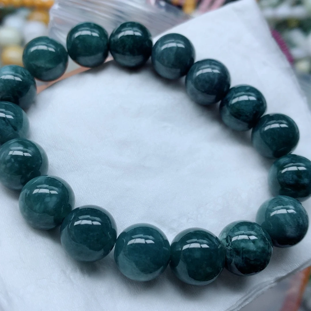 翡翠颈饰未镶嵌手串