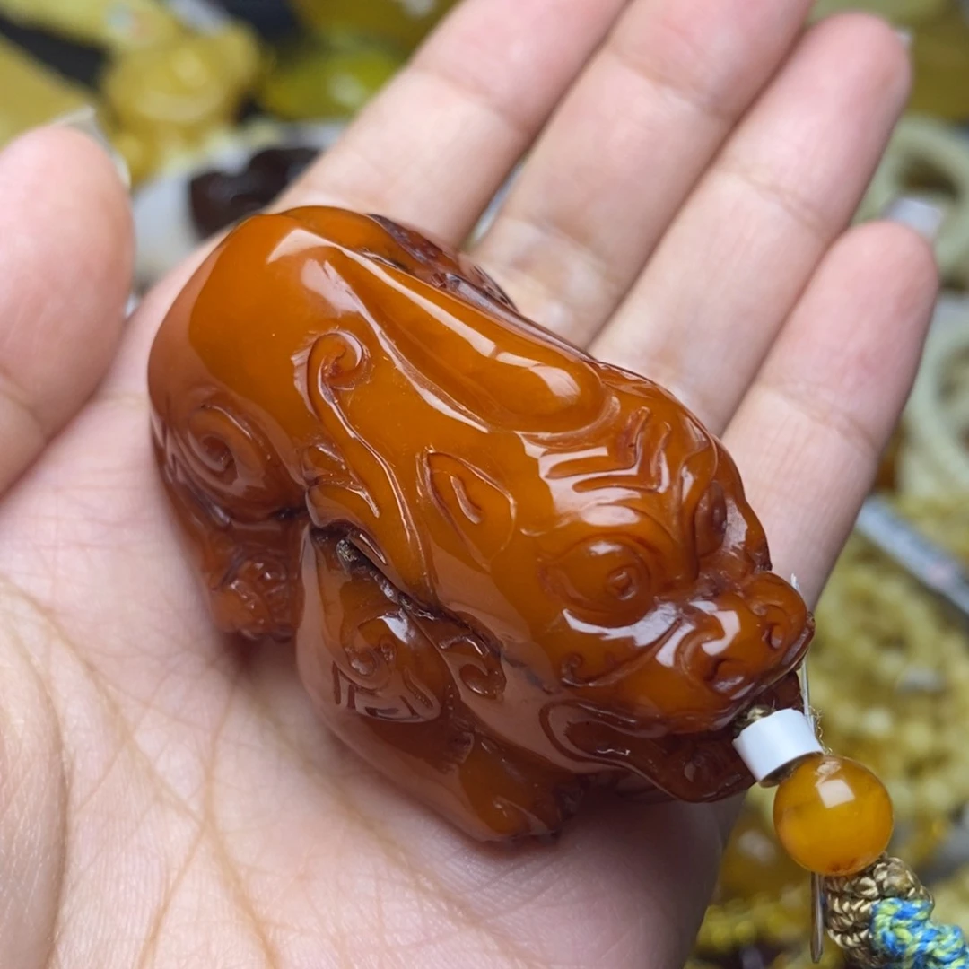 未镶嵌琥珀珠宝奇石