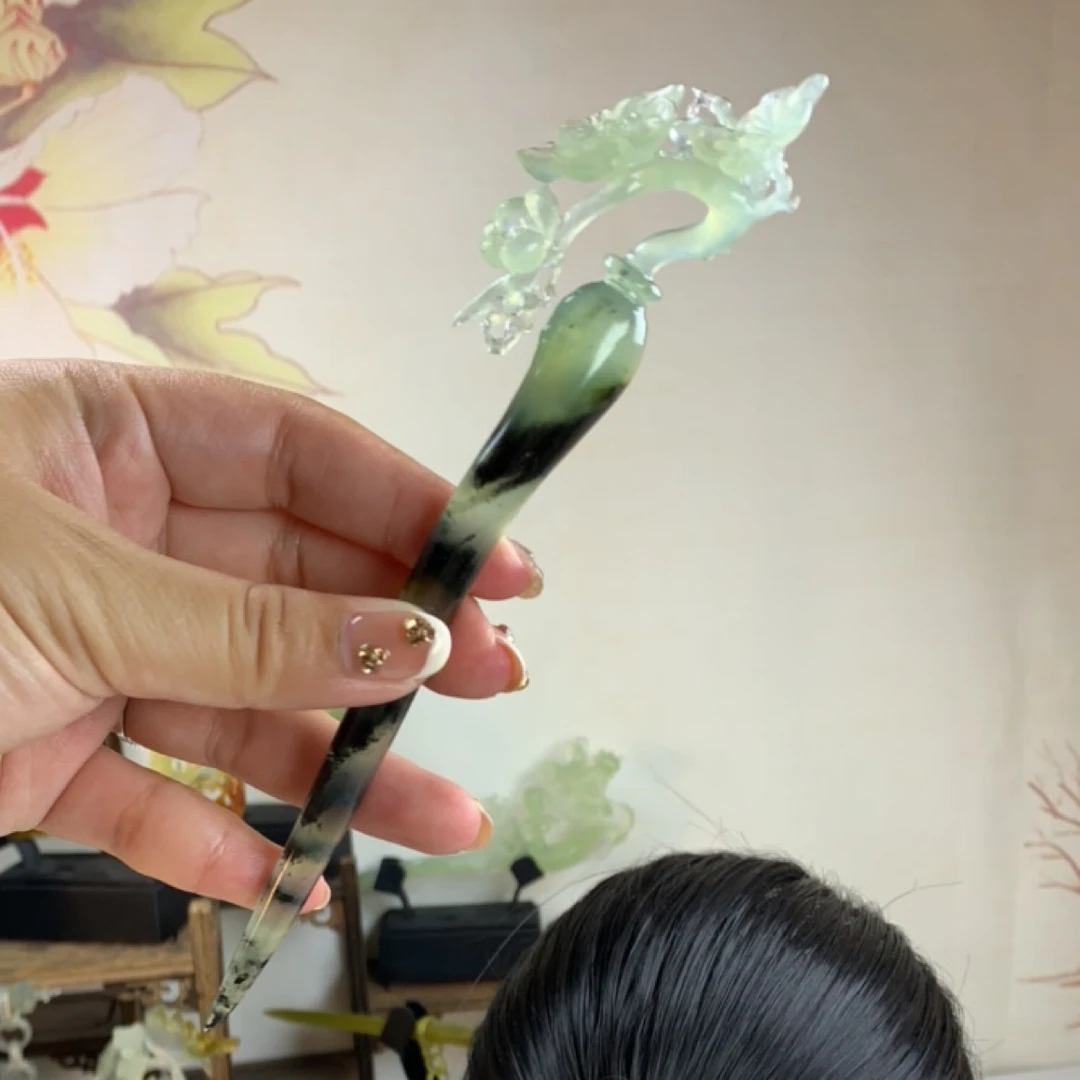 岫玉～花瓶梅花发簪，料子细腻温润，簪头干净清新，簪杆水墨意境。