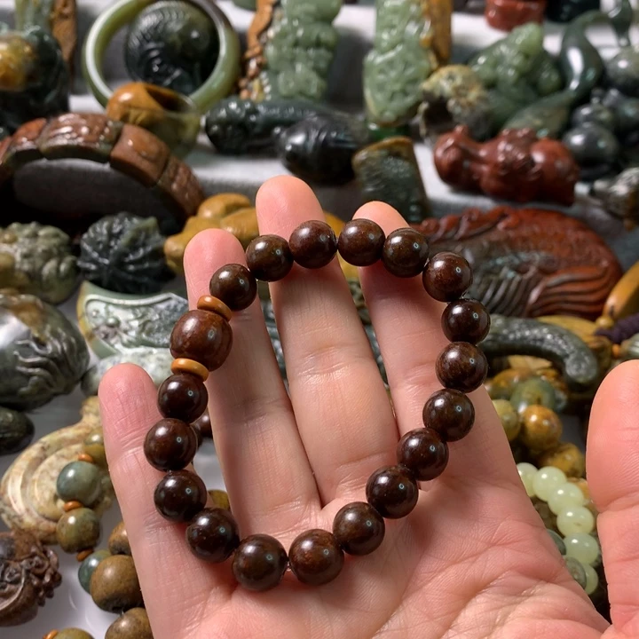 未镶嵌岫岩河磨玉（透闪石质玉）把件