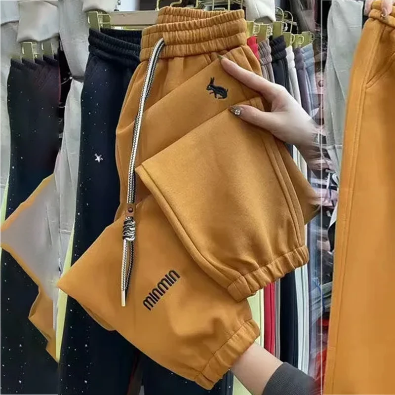 秋冬加绒加厚哈伦卫裤女时尚显瘦宽松高腰洋气刺绣束脚休闲运动裤