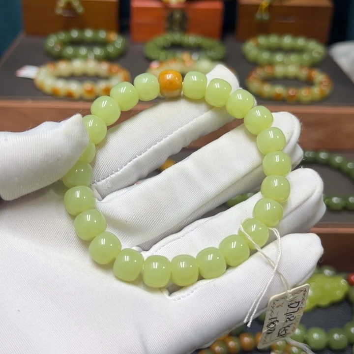 透闪石质玉未镶嵌手链