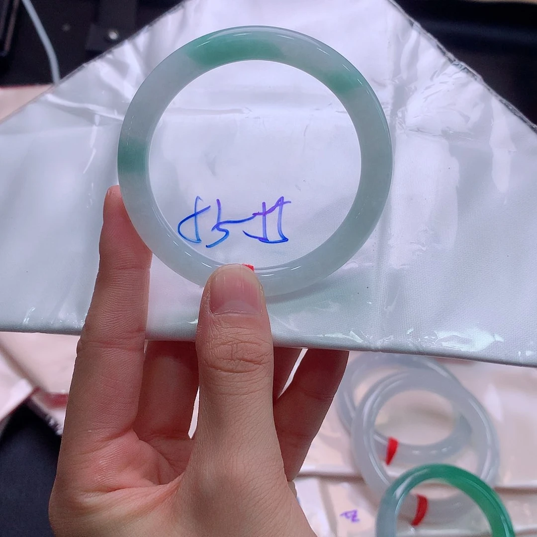 未镶嵌手镯翡翠翡翠