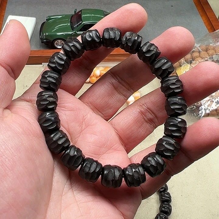 白玉菩提吊坠黑色512