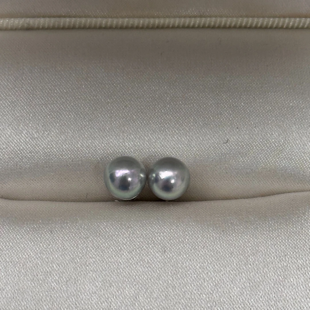 S925银海水灰珠耳钉5MM左右 C1381