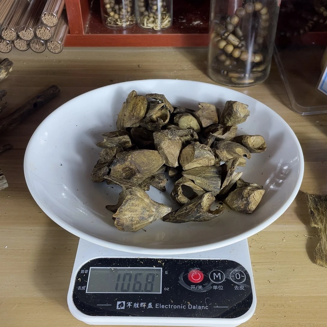 沉香碎屑沉香树钉壳子