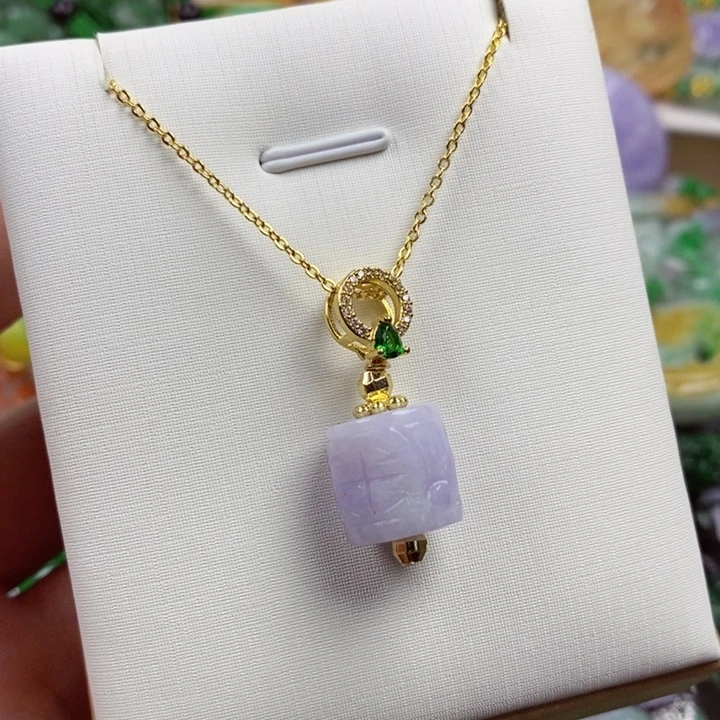 翡翠未镶嵌吊坠(赠链)