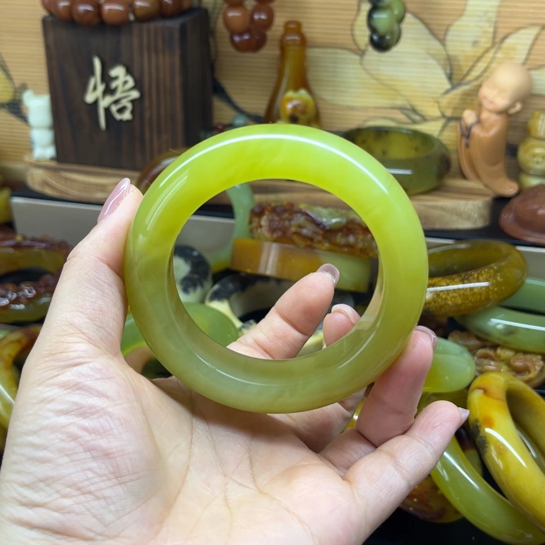 蛇纹石玉未镶嵌手镯